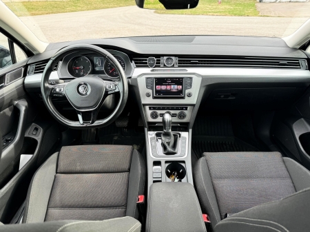 Pilt esemest 'Volkswagen Passat Comfortline'.