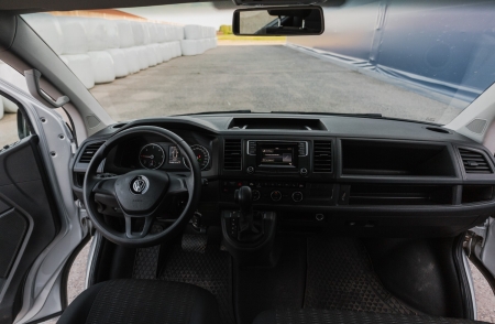 Pilt esemest 'Volkswagen Caravelle T6 Long'.