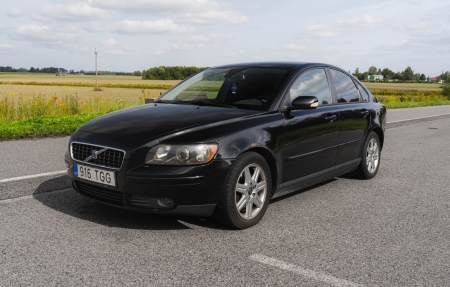 Pilt esemest 'Volvo S40'.