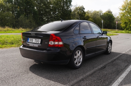 Pilt esemest 'Volvo S40'.