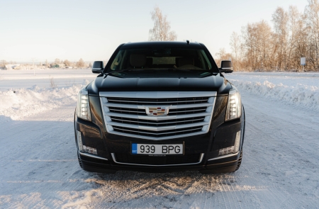 Pilt esemest 'Cadillac Escalade Platinum'.