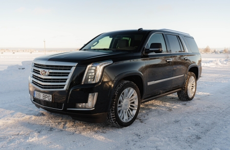 Pilt esemest 'Cadillac Escalade Platinum'.