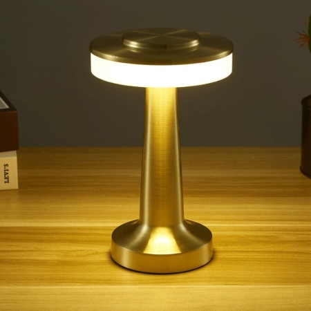 Pilt tootest 'LED lauavalgusti USB akuga – kuldne'.