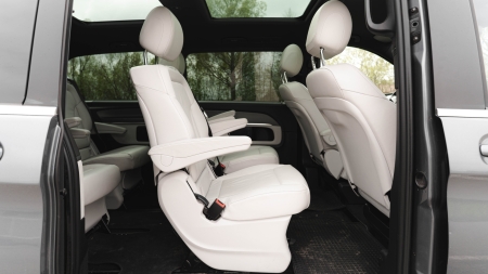 Pilt tootest 'Mercedes-Benz V-klass 4matic'.