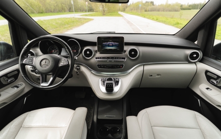 Pilt tootest 'Mercedes-Benz V-klass 4matic'.