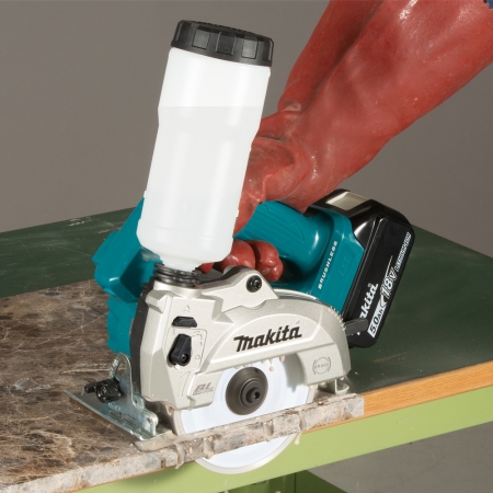 Pilt tootest 'Aku plaatide ja klaasilõikur Makita 18V'.