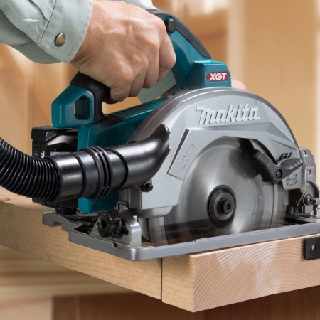 Pilt tootest 'Makita akuketassaag 40V XGT'.