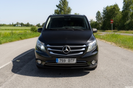 Pilt tootest 'Mercedes-Benz Vito Tourer 9-kohaline'.