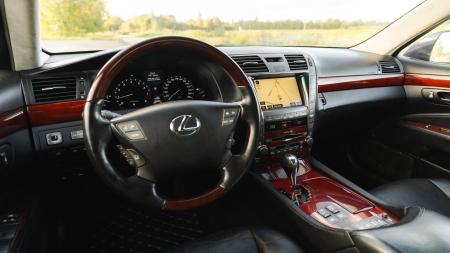 Pilt tootest 'Lexus LS460 President'.