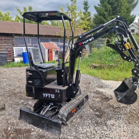 Pilt tootest 'Ekskavaator YFT12'.