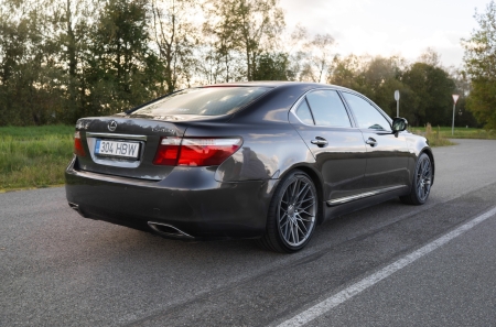 Pilt tootest 'Lexus LS460 President'.