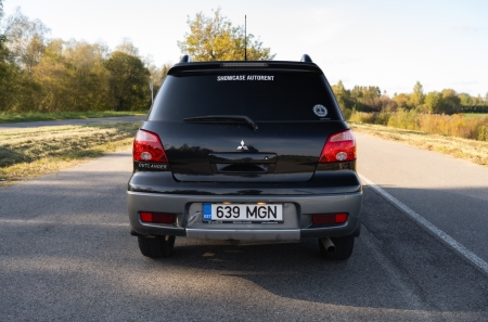 Pilt tootest 'Mitsubishi Outlander 4x4'.