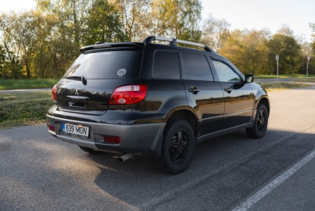 Pilt tootest 'Mitsubishi Outlander 4x4'.