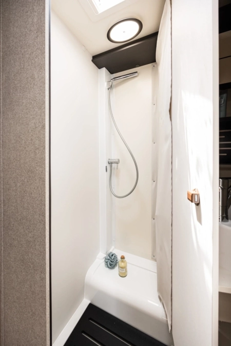 Pilt tootest 'Ford Autoelamu'.