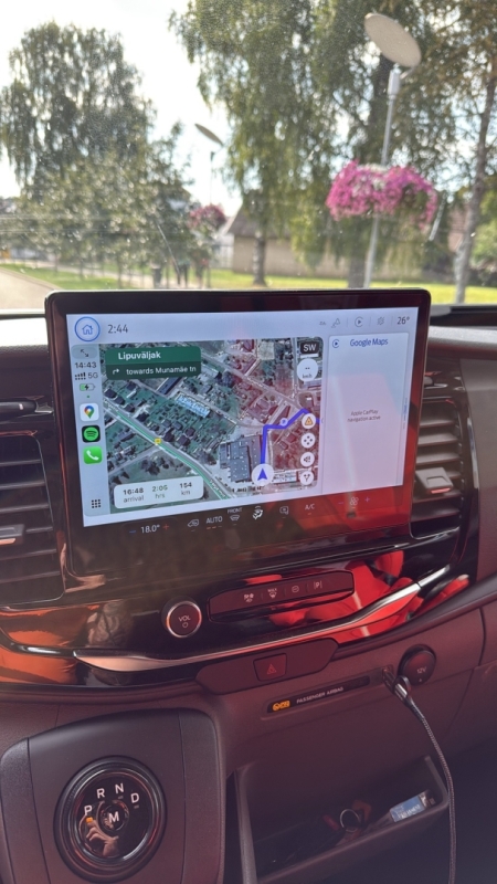 Pilt tootest 'Ford Autoelamu'.