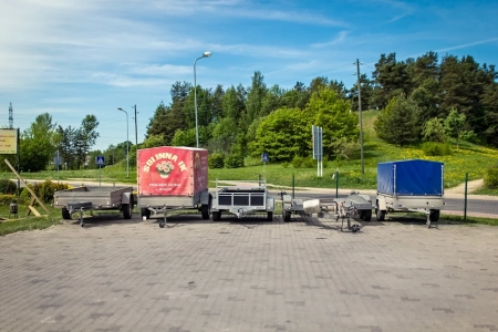 Pilt tootest 'Trailers'.