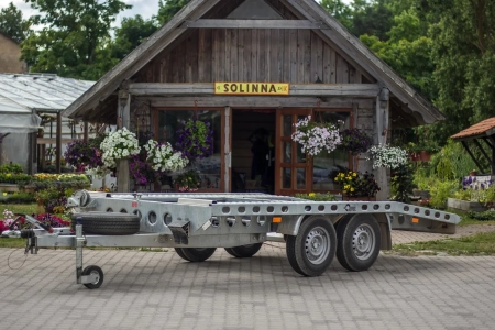 Pilt tootest 'Trailers'.