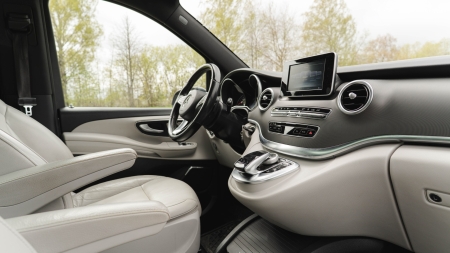 Pilt tootest 'Mercedes-Benz V-klass 4matic TALLINN'.