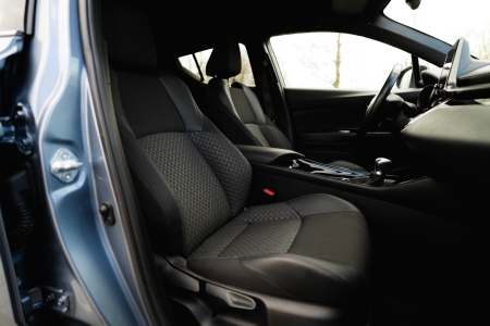 Pilt tootest '2023 Toyota C-HR hübriid. TALLINN'.