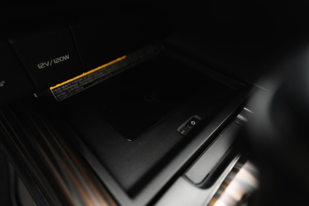 Pilt tootest 'Toyota Camry Hübriid Automaat. TALLINN'.