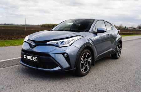 Pilt tootest '2023 Toyota C-HR hübriid. TALLINN'.