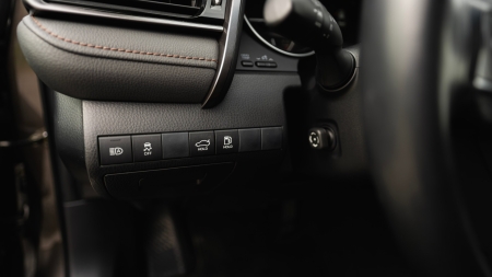 Pilt tootest 'Toyota Camry Hübriid Automaat. TALLINN'.