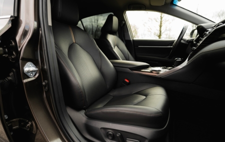 Pilt tootest 'Toyota Camry Hübriid Automaat. TALLINN'.