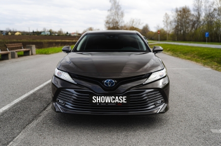 Pilt tootest 'Toyota Camry Hübriid Automaat. TALLINN'.