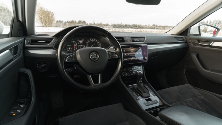 Pilt tootest 'Skoda Superb 4x4 automaat diisel. TALLINN'.