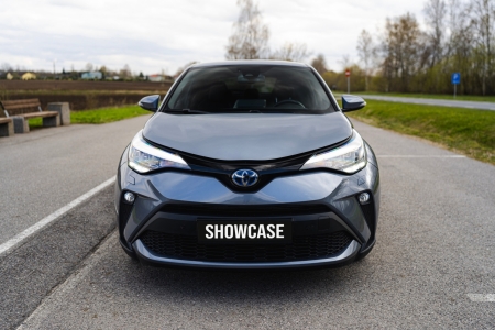 Pilt tootest '2023 Toyota C-HR hübriid. TALLINN'.