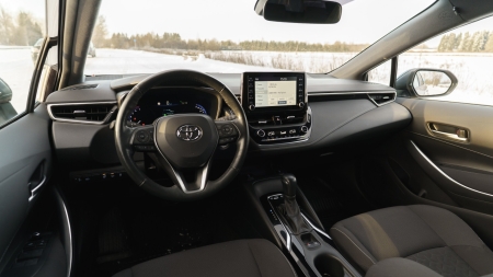 Pilt tootest 'Toyota Corolla automaat hübriid. TALLINN'.