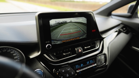 Pilt tootest '2023 Toyota C-HR hübriid. TALLINN'.