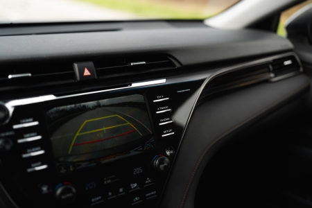 Pilt tootest 'Toyota Camry Hübriid Automaat. TALLINN'.