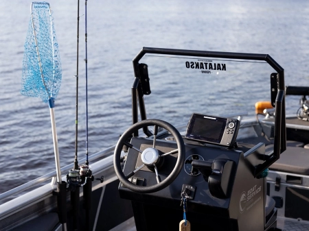 Pilt tootest 'Kaater Steel Shark 1'.