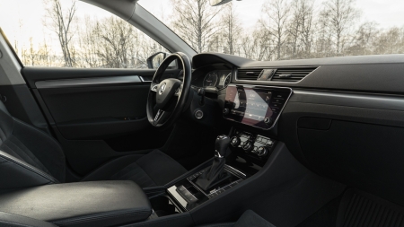 Pilt tootest 'Skoda Superb 4x4 automaat diisel. TALLINN'.