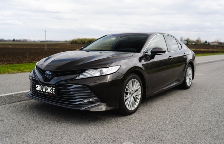 Pilt tootest 'Toyota Camry Hübriid Automaat. TALLINN'.