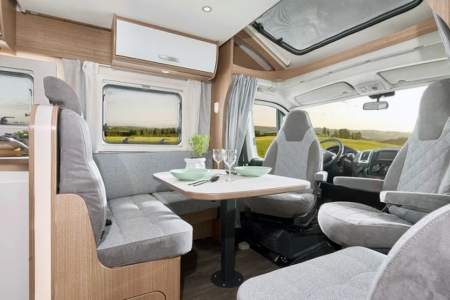 Pilt tootest 'Matkaauto rent Fiat Carado'.