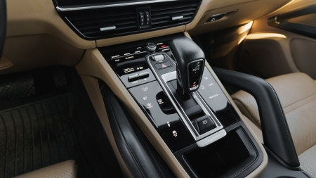 Pilt tootest 'Porsche Cayenne Coupe'.