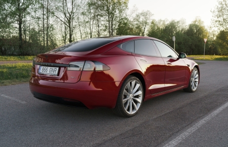 Pilt tootest 'Tesla Model S'.