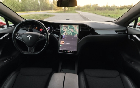 Pilt tootest 'Tesla Model S'.