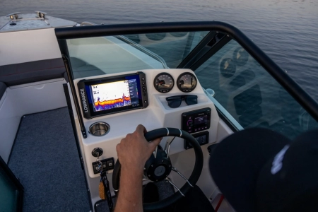 Pilt tootest 'Väikekaater, 6 kohaline, 115hp'.