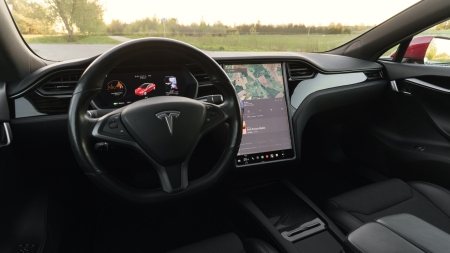 Pilt tootest 'Tesla Model S'.