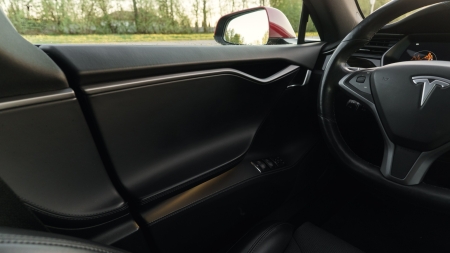 Pilt tootest 'Tesla Model S'.