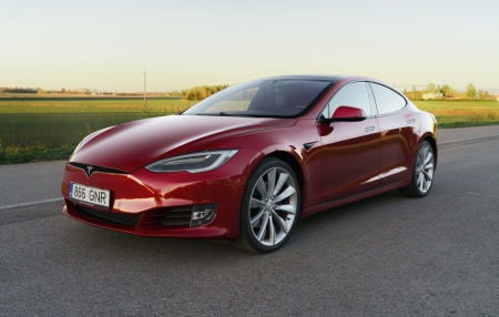 Pilt tootest 'Tesla Model S'.