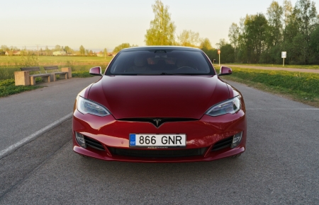 Pilt tootest 'Tesla Model S'.