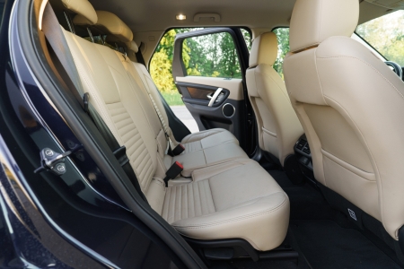 Pilt tootest 'Land Rover Discovery Sport. TARTU'.