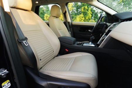 Pilt tootest 'Land Rover Discovery Sport. TARTU'.