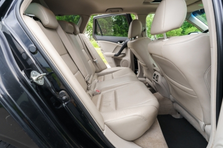 Pilt tootest 'Honda Accord Tourer'.