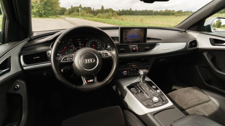 Pilt tootest 'Audi A6 Quattro'.