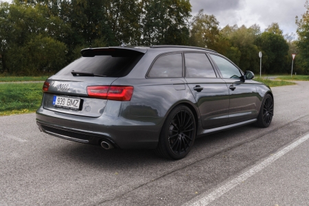 Pilt tootest 'Audi A6 Quattro'.